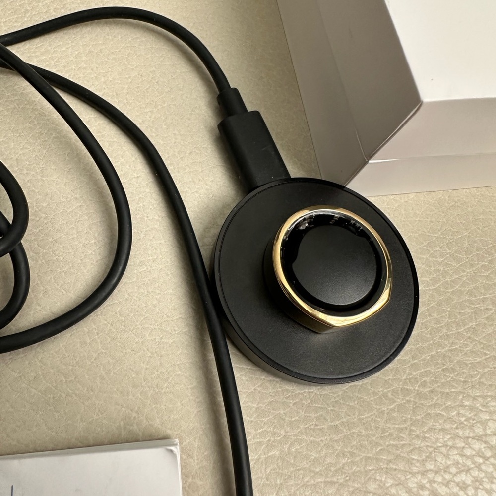 Oura ring - gen 3 heritage gold - size 11 - with charger